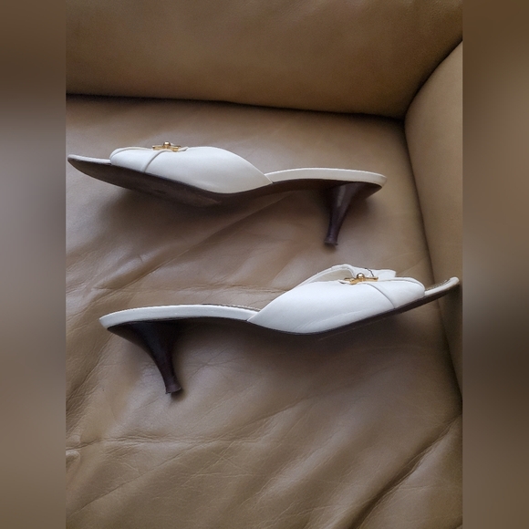 Louis Vuitton Kitten Heels Size 37 1/2 White and Gold Leather - Picture 3 of 10